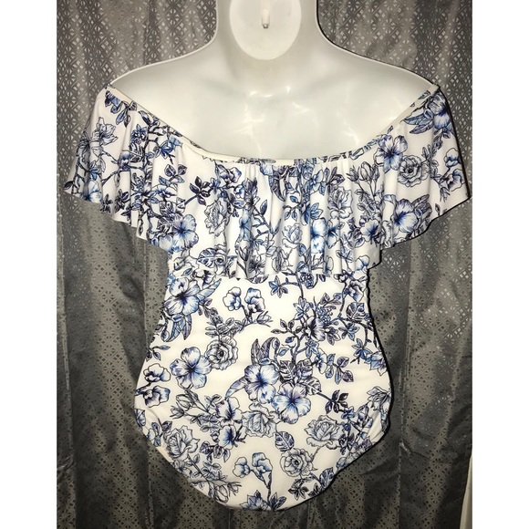 ⬇️Athena Blue&white floral off shoulder swim suit - Picture 5 of 6